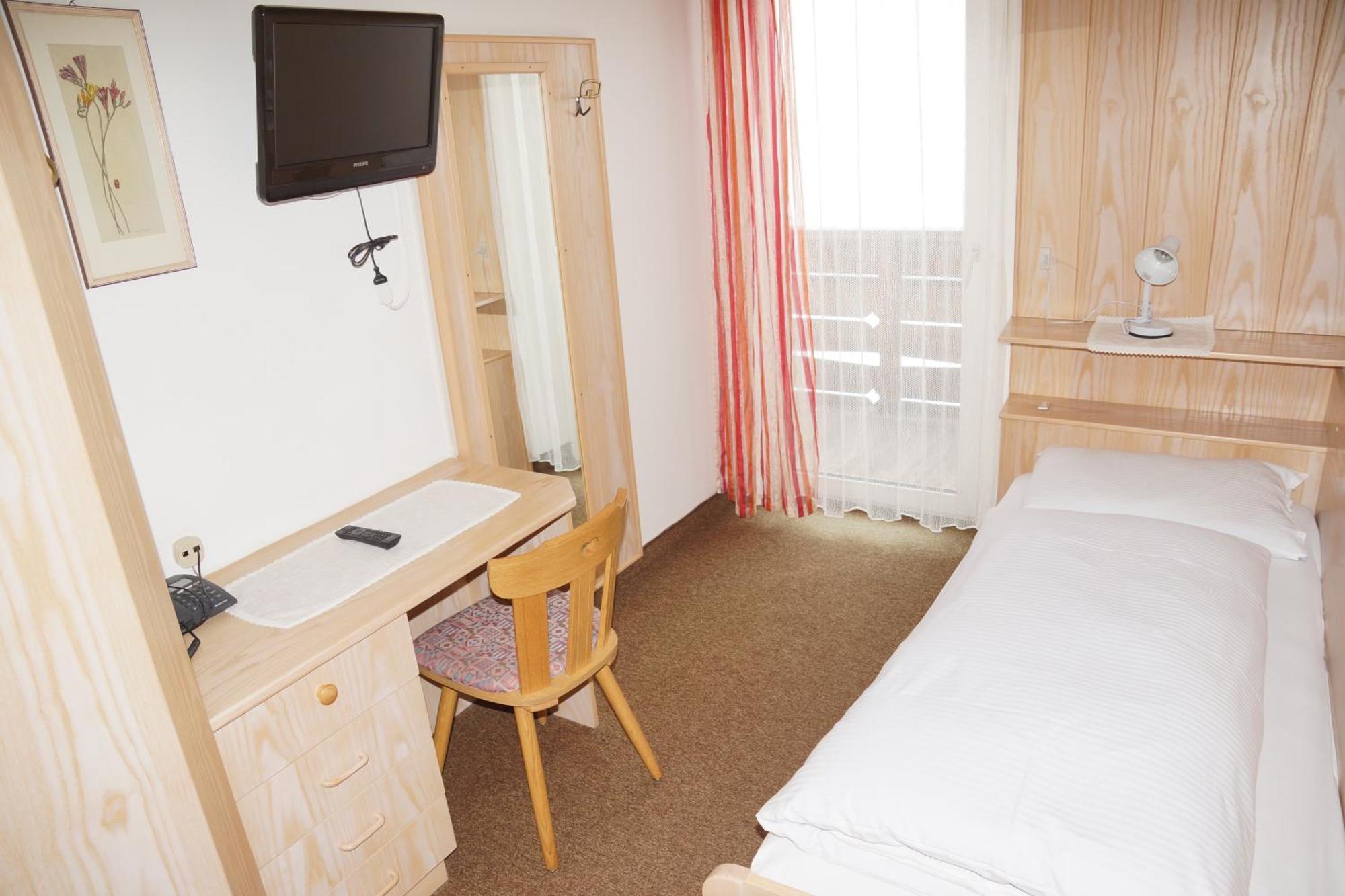 Hotel Mooserhof Sexten Room photo