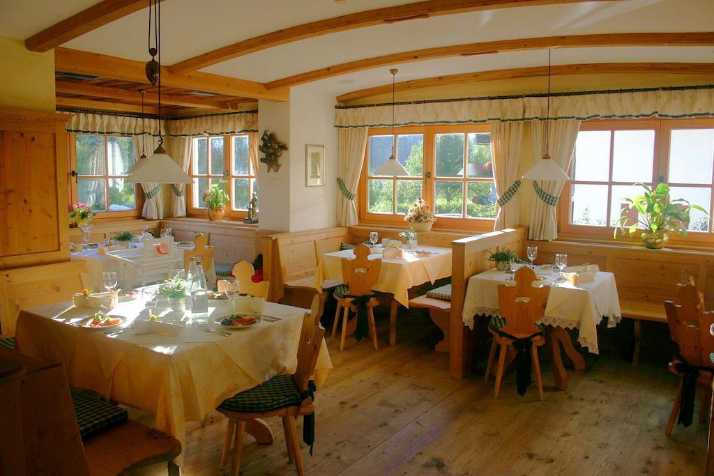 Hotel Mooserhof Sexten Exterior photo